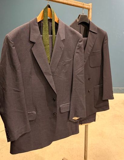 Deux tailleurs homme bleu marine TED LAPIDUS...