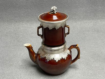 Théière, pot à lait et verseuse en céramique,...