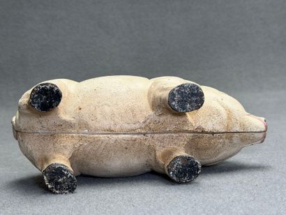Tirelire cochon en fonte.
Début XX°
L: 26...