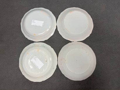 Quatre assiettes en faïence de Nevers début...