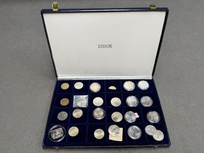 PIèces en argent

-Pièces de 10€ 
- 8 des...