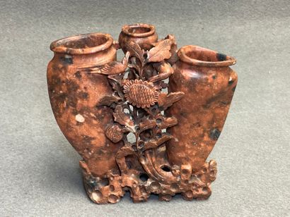 Vase double en soap stone sculpté. Chine...
