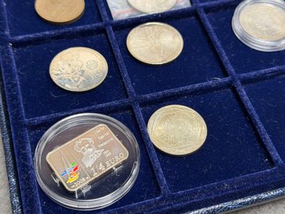 PIèces en argent

-Pièces de 10€ 
- 8 des...