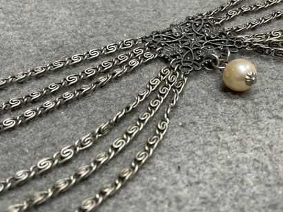 Lot de bijoux en métal argenté d'Afrique...