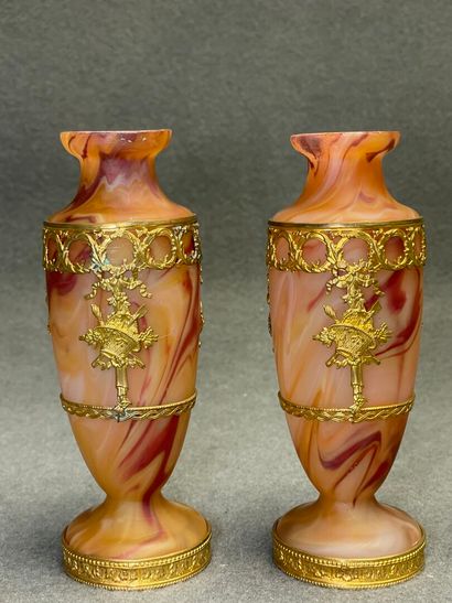 Paire de vase en verre opalin monture pomponne,...