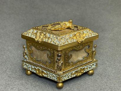 Coffret en laiton et pomponne.
Vers 1900
9,5...