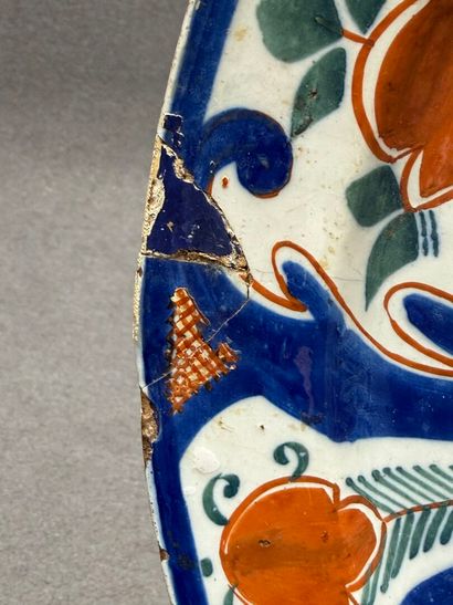 DELFT Grand plat en faience XVIII°
D: 35...