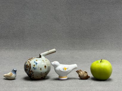 Quatre appeaux. 
H. :3,5 cm, 4 cm, 6,5 cm...