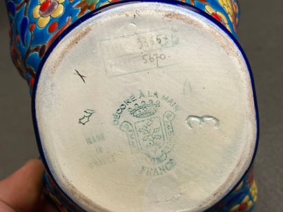 LONGWY Panier en faience.
H: 17 cm.