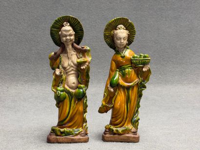 Couple asiatique, deux statuettes en céramique...