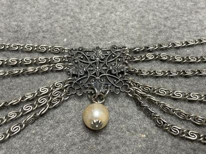 Lot de bijoux en métal argenté d'Afrique...
