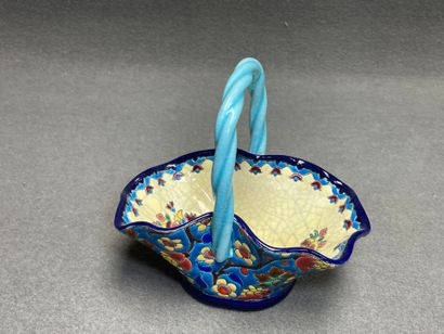 LONGWY Panier en faience.
H: 17 cm.