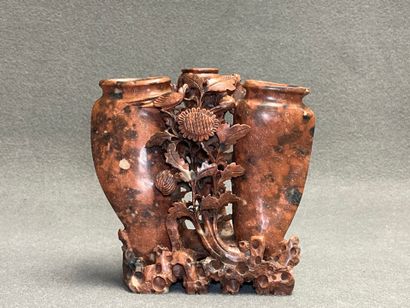 Vase double en soap stone sculpté. Chine...