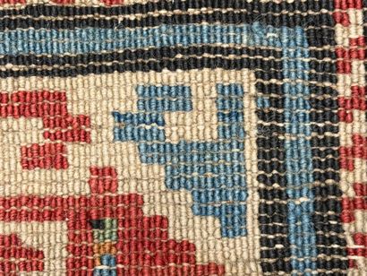 Tapis du Caucase en laine tissée. 
150 x...