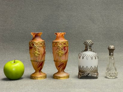 Paire de vase en verre opalin monture pomponne,...