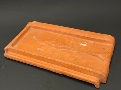 Bouteille conique en verre graduée. 
H. :25...