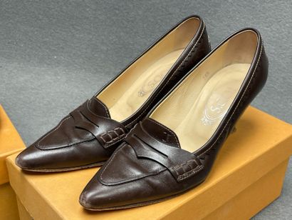 TOD'S.
Trois paires d'escarpins en cuir
P....