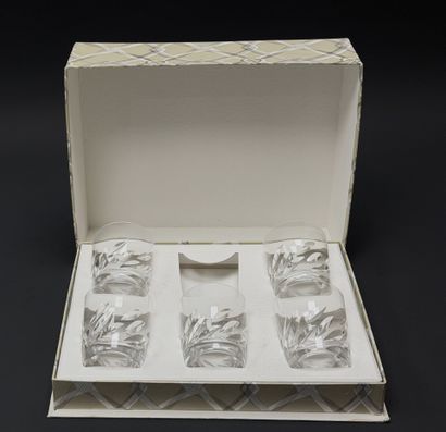 LALIQUE.
Cinq verres à Whisky en coffret....