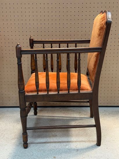 Paire de fauteuils rustiques en chêne garnis...