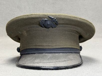 Deux casquettes Marine americaine début XX°
D....