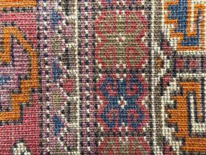 Tapis turc. 
190 x 115 cm.