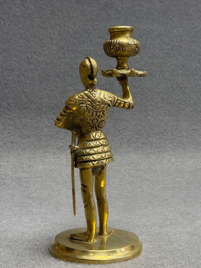 Bougeoir en bronze de style Troubadour.
H:...