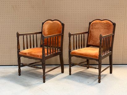 Paire de fauteuils rustiques en chêne garnis...
