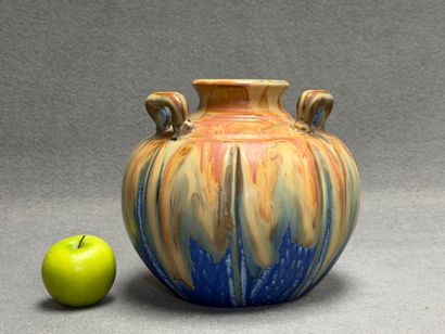 Gilbert METENIER (1876-1957) à Gannat
Vase...