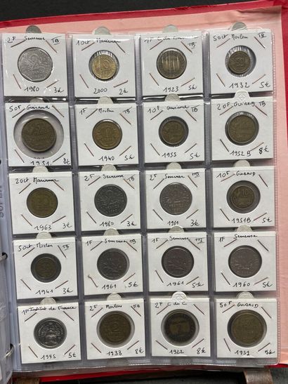 Classeur de 200 monnaies principalement France...