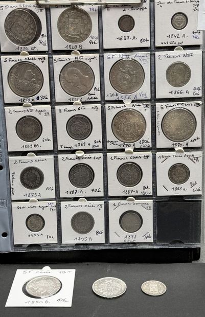 Lot de 22 pièces en argent France XIX°
Environ...
