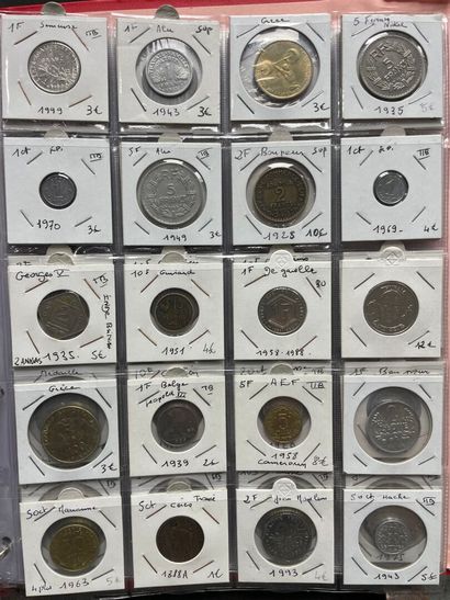 Classeur de 200 monnaies principalement France...