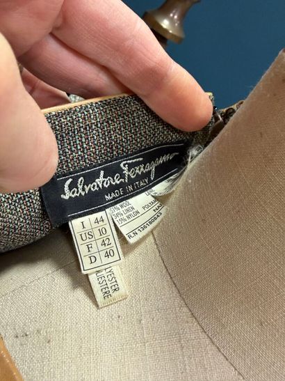 Salvatore FERRAGAMO
- Robe manche courte...