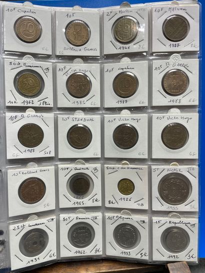 Classeur de 180 monnaies principalement France...