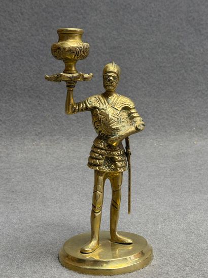 Bougeoir en bronze de style Troubadour.
H:...
