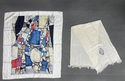 Deux foulards en soie dont un Fernand Léger
90...