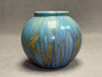 PIERREFONDS: Vase boule en céramique à émail...