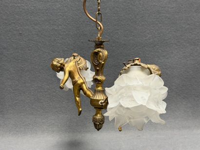 Lustre en bronze aux angelots 1900
H. :55...