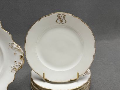 Service à dessert en porcelaine
-6 assiettes....
