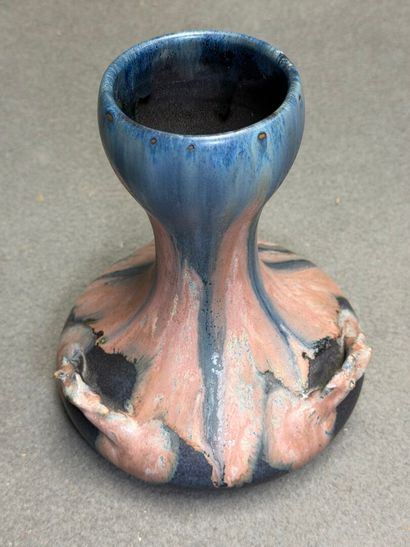 Jean-Marie MAURE (XIXe - XXe). 
Vase à long...
