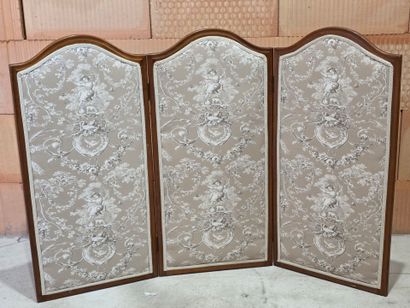 Petit paravent, tapissé de toile de Jouy
H:...