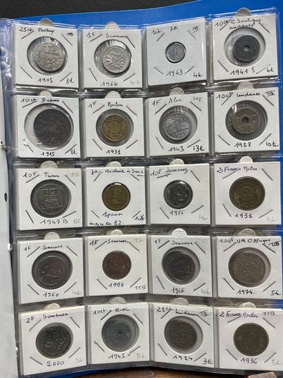 Classeur de 180 monnaies principalement France...