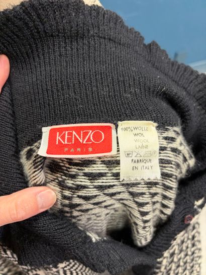 KENZO
Robe pull en laine maille jacquart.
L:...