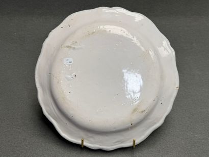 MOUSTIERS XVIII°
Plat rond en faience à décor...