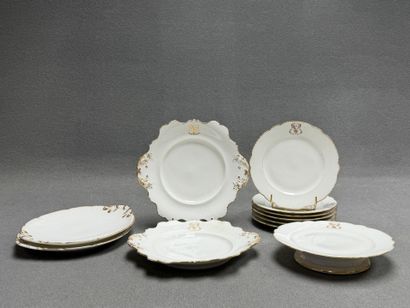 Service à dessert en porcelaine
-6 assiettes....