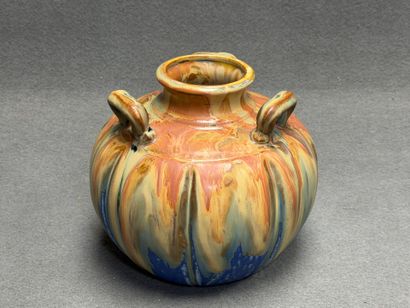 Gilbert METENIER (1876-1957) à Gannat
Vase...