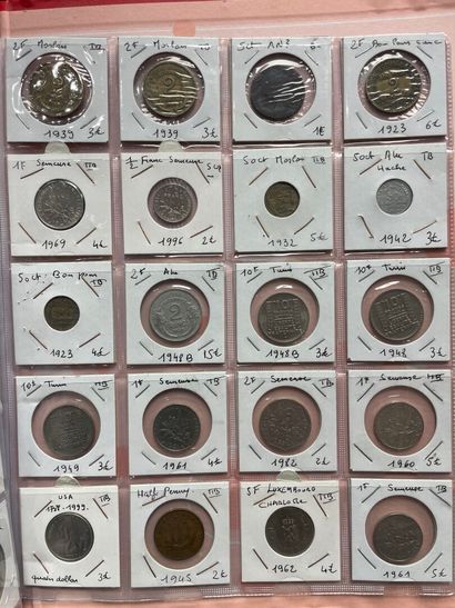 Classeur de 200 monnaies principalement France...
