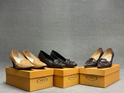 TOD'S.
Trois paires d'escarpins en cuir
P....