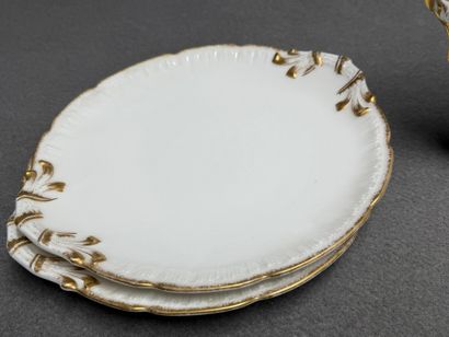 Service à dessert en porcelaine
-6 assiettes....