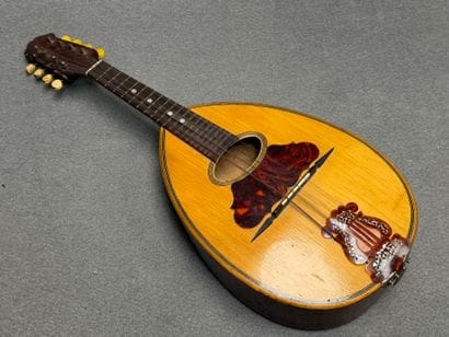 Mandoline J. B FONTANA à placage couleur...