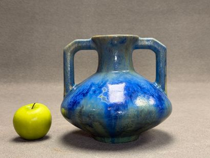 PIERREFONDS
Vase en grès à émail nuancé,...